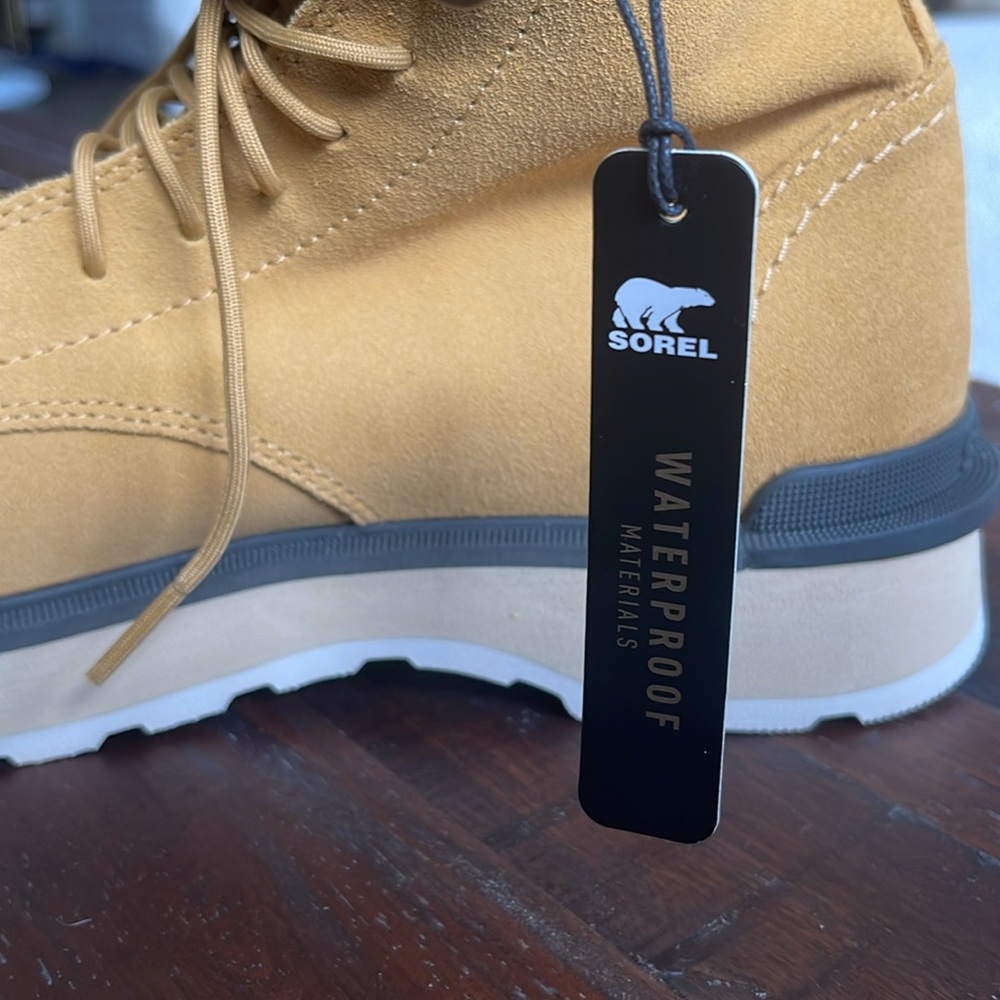 SOREL NWT Waterproof suede winter boots - Picture 9 of 10
